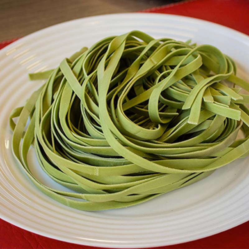 Fideos cinta espinaca